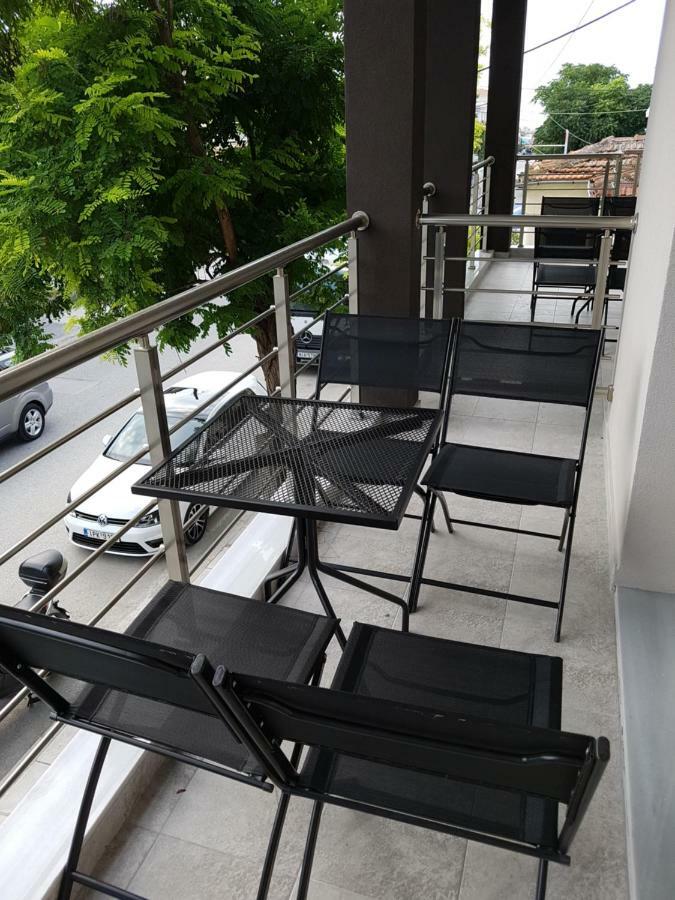 Fantastic Four Apartments Néoi Epivátai Exterior foto